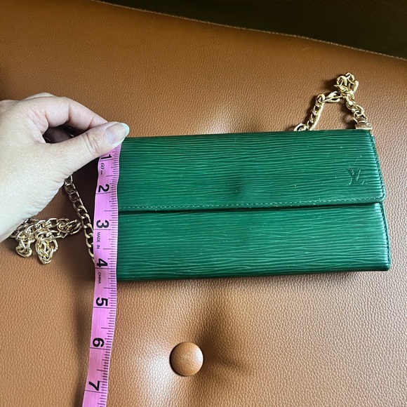 Louis Vuitton Green Epi Long Wallet  includes wallet insert & unbranded chain. - Picture 6 of 9